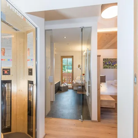 Lindenhof Hotel 4*