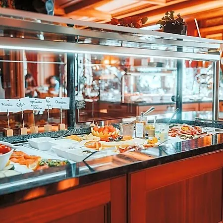 Hotel Lindenhof 4*