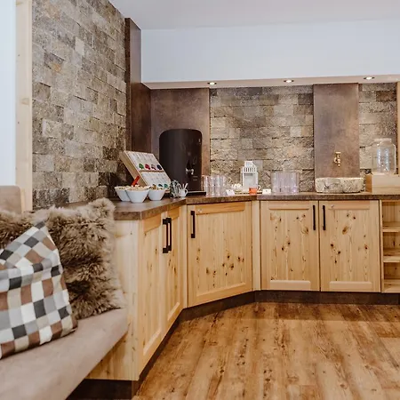 מלון Lindenhof 4*