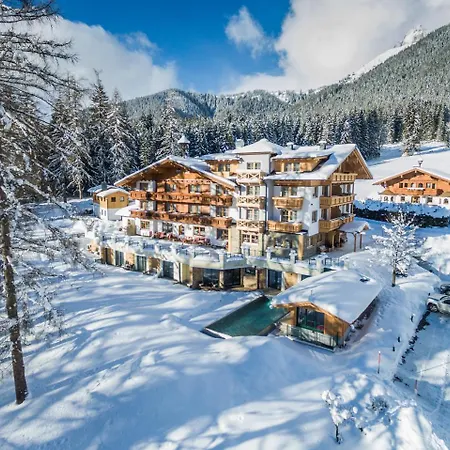 Lindenhof Hotel 4*