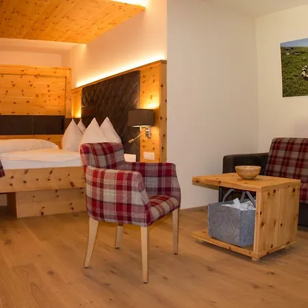 Lindenhof Hotel 4*