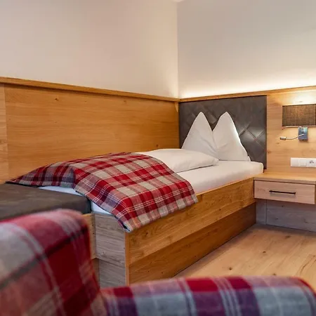 Lindenhof Hotel 4*