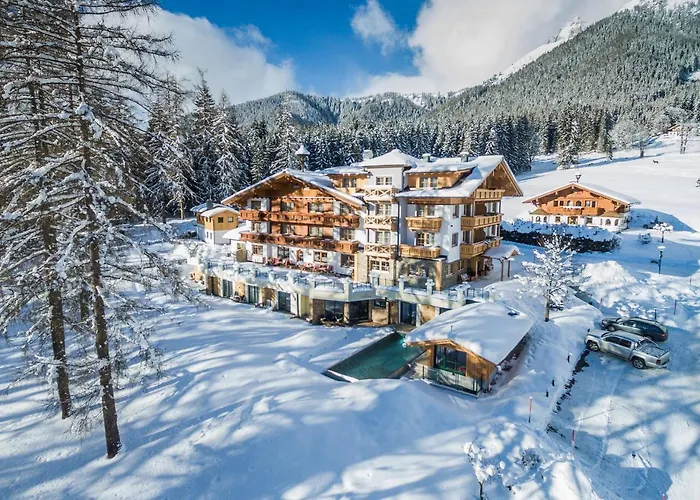 Lindenhof מלון 4*